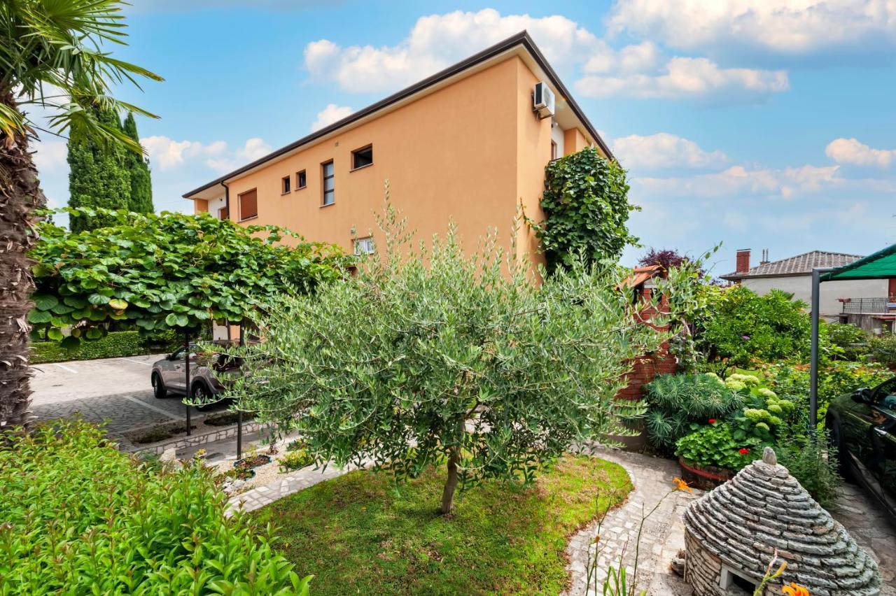 Banko Apartments Ровинь Экстерьер фото