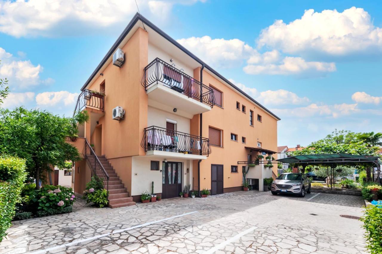 Banko Apartments Ровинь Экстерьер фото