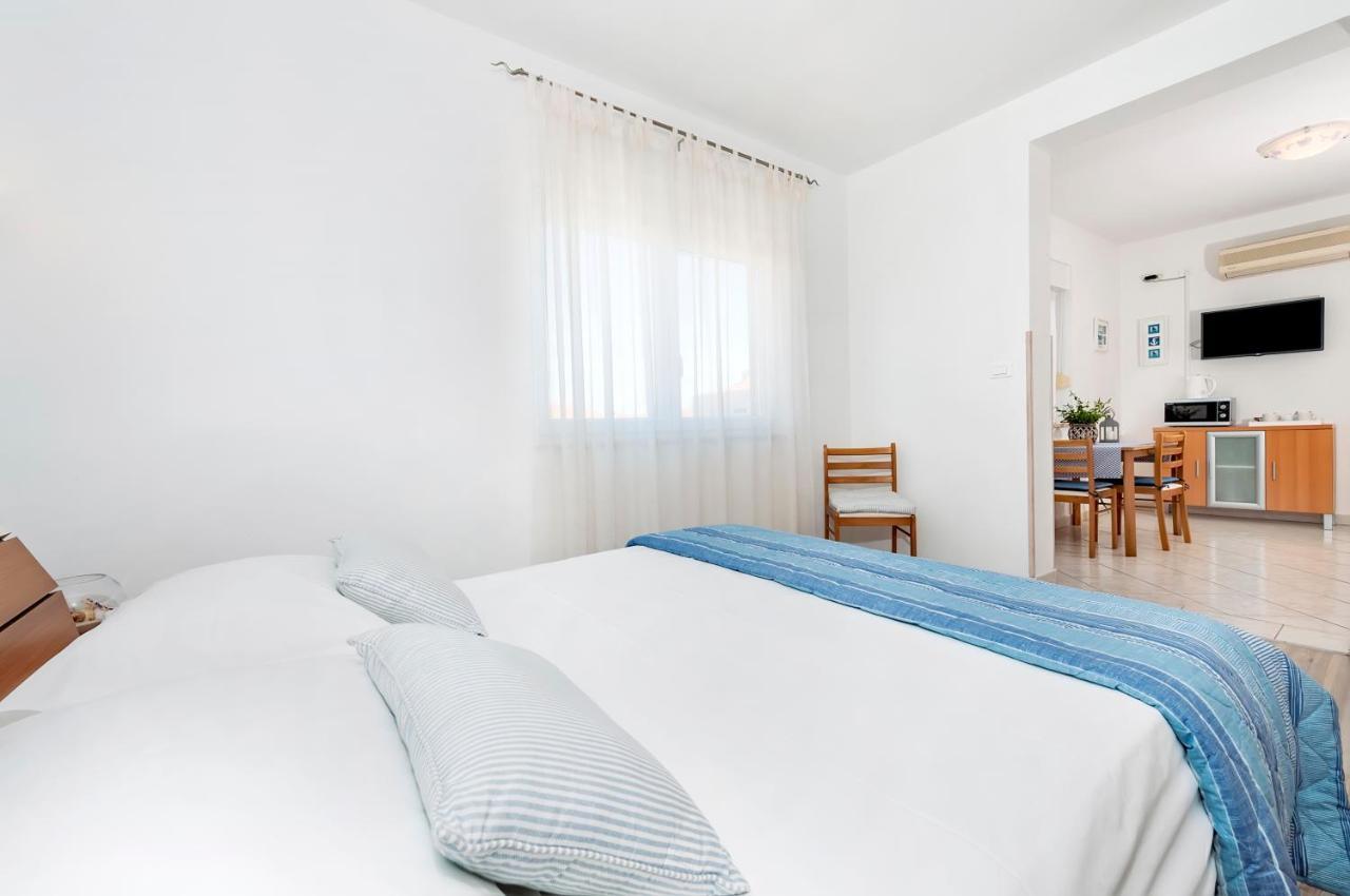 Banko Apartments Ровинь Экстерьер фото