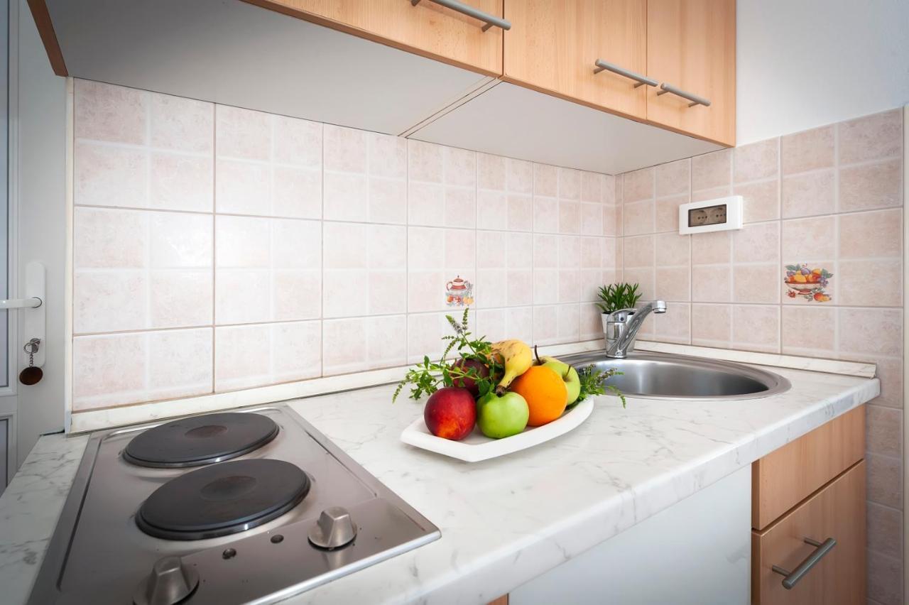 Banko Apartments Ровинь Экстерьер фото