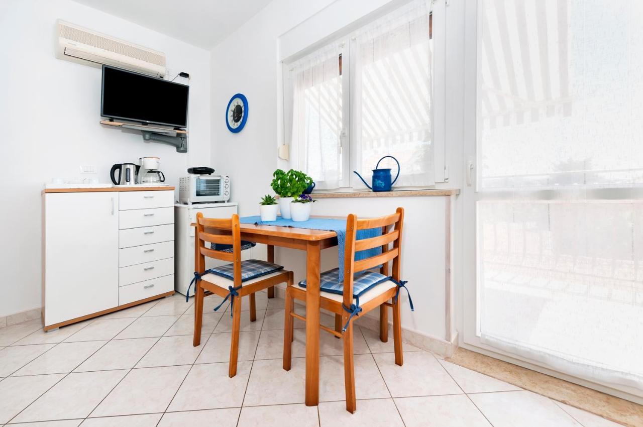 Banko Apartments Ровинь Экстерьер фото