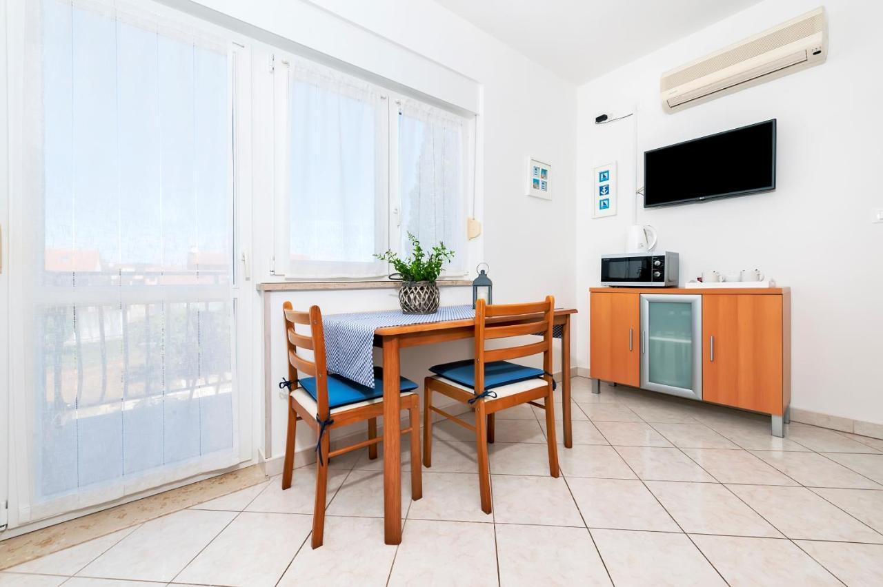 Banko Apartments Ровинь Экстерьер фото