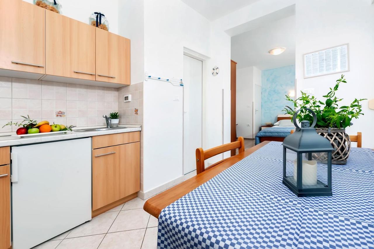 Banko Apartments Ровинь Экстерьер фото