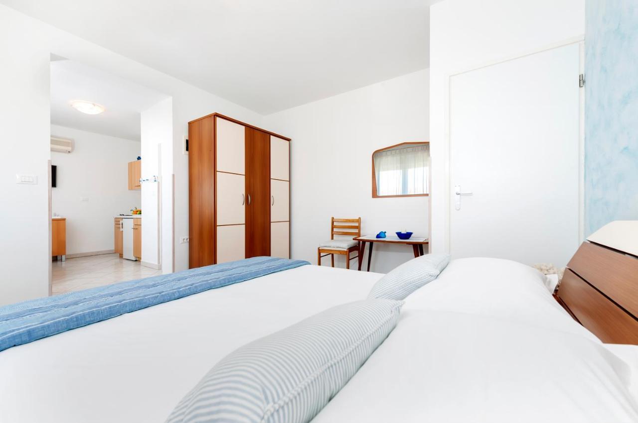 Banko Apartments Ровинь Экстерьер фото