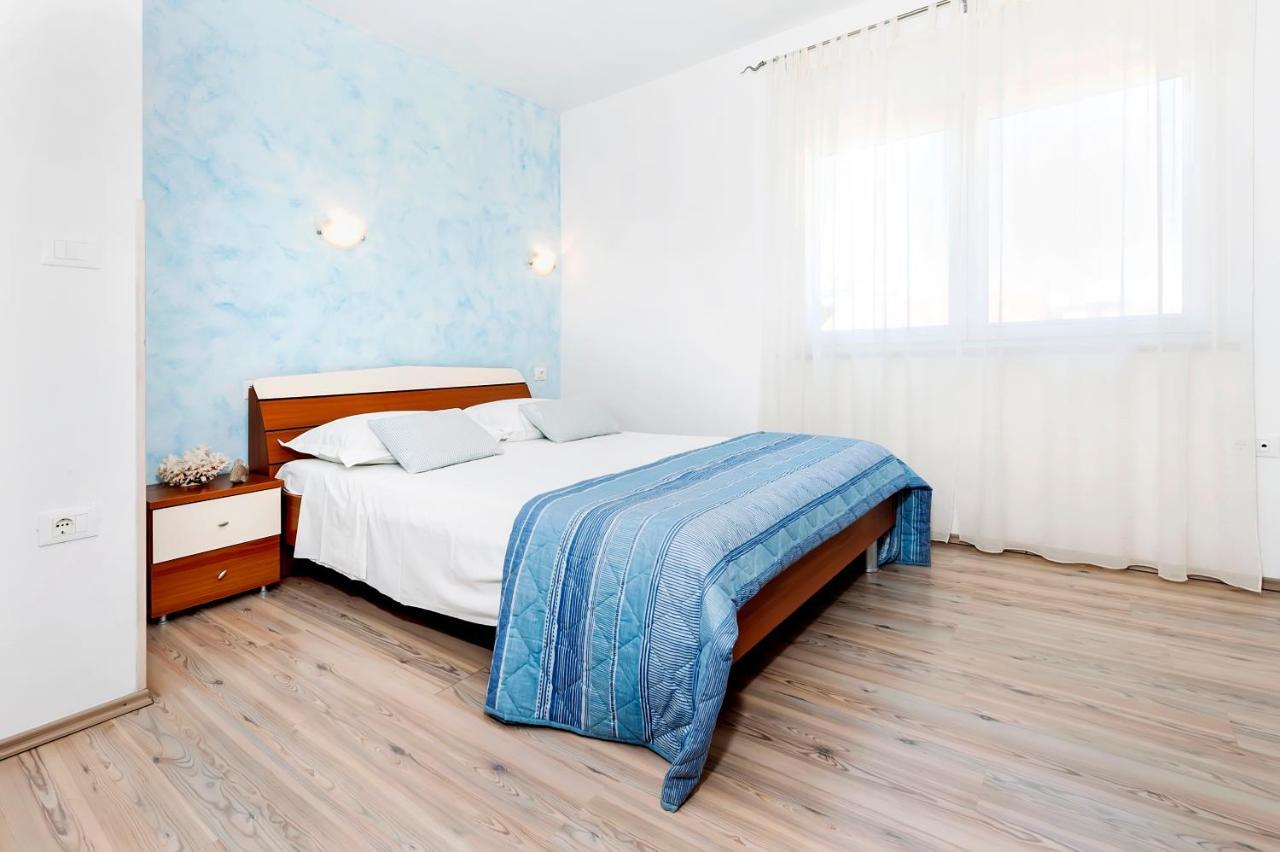 Banko Apartments Ровинь Экстерьер фото