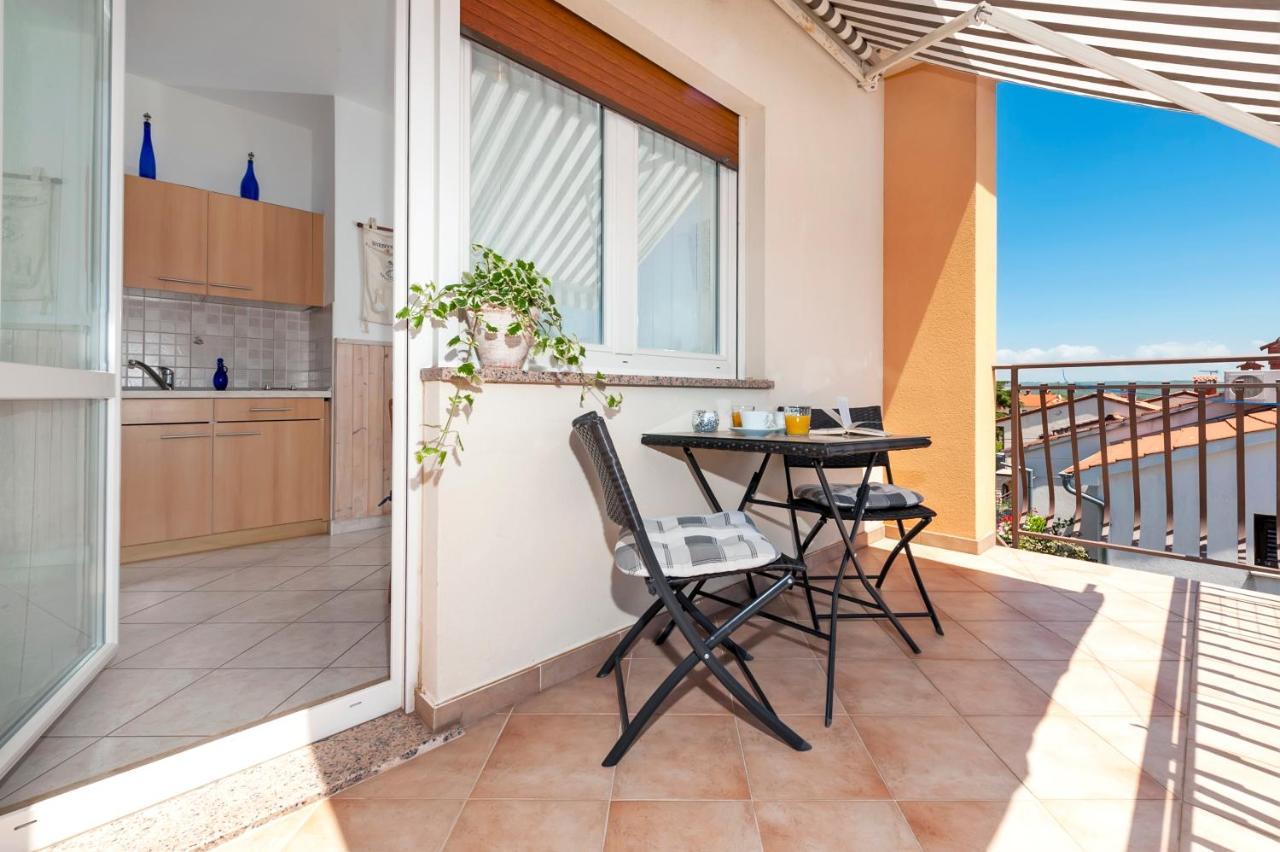 Banko Apartments Ровинь Экстерьер фото