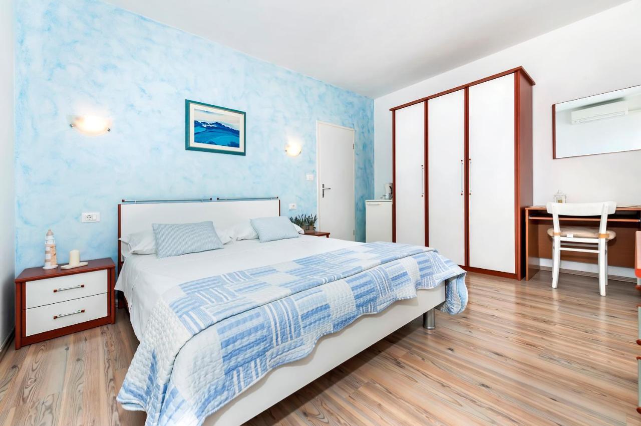 Banko Apartments Ровинь Экстерьер фото