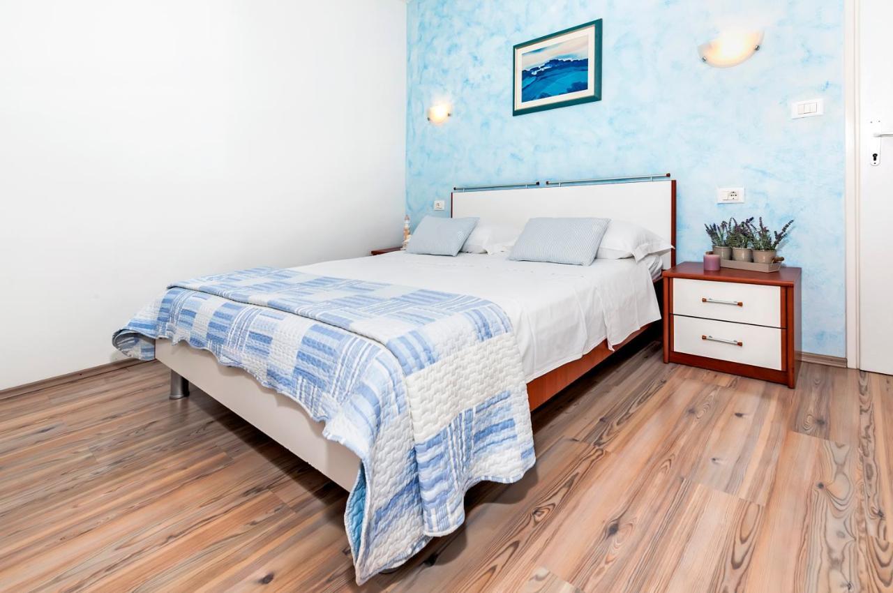 Banko Apartments Ровинь Экстерьер фото